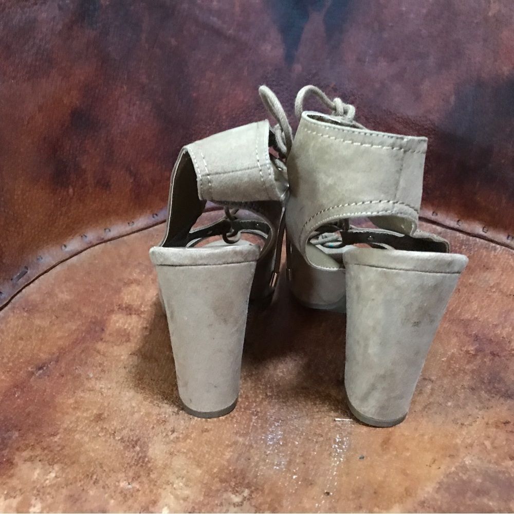 4 for $20 Indigo Rd. Babel / Gladiator Sandal (9.5) - Picture 7 of 10